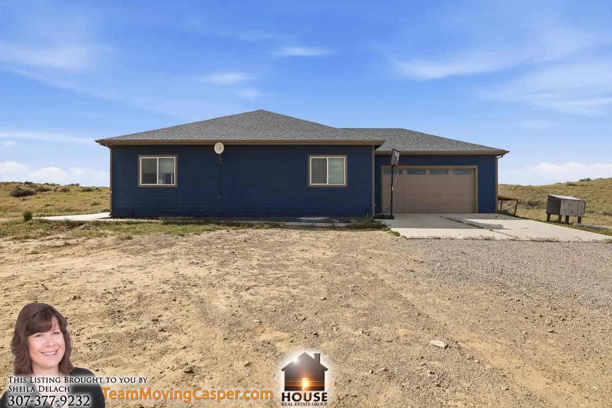 10806 E South Park Avenue, Evansville, WY 82636 - #1