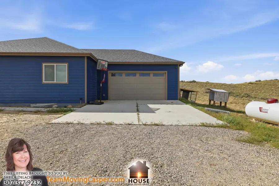 10806 E South Park Avenue, Evansville, WY 82636 - #2