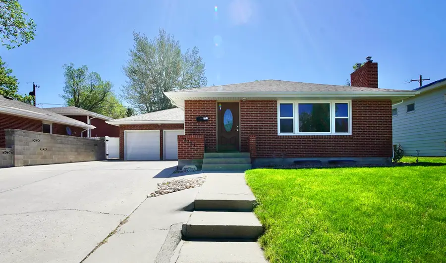 2131 W Coffman Avenue, Casper, WY 82604 - #2