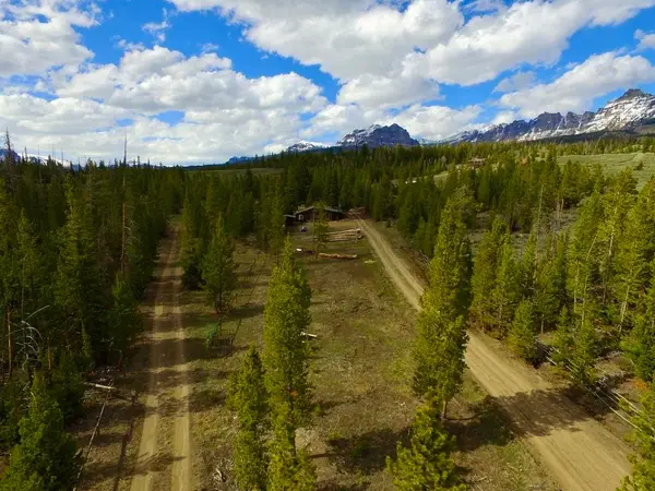 6 High Country Road, Dubois, WY 82513