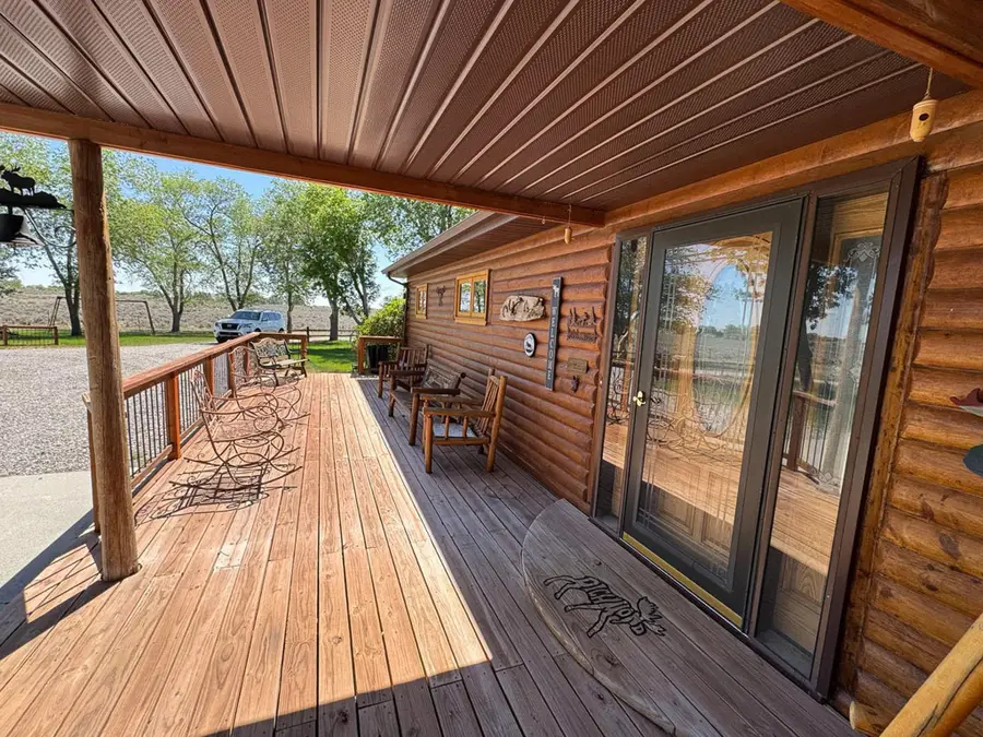 1724 Blue Sky Highway, Kinnear, WY 82516 - #3