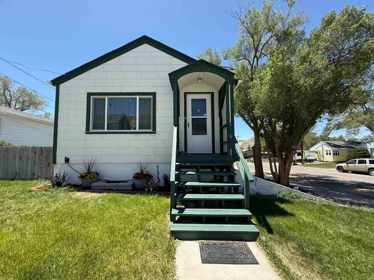 695 W 3rd North St, Green River, WY 82935 - #1