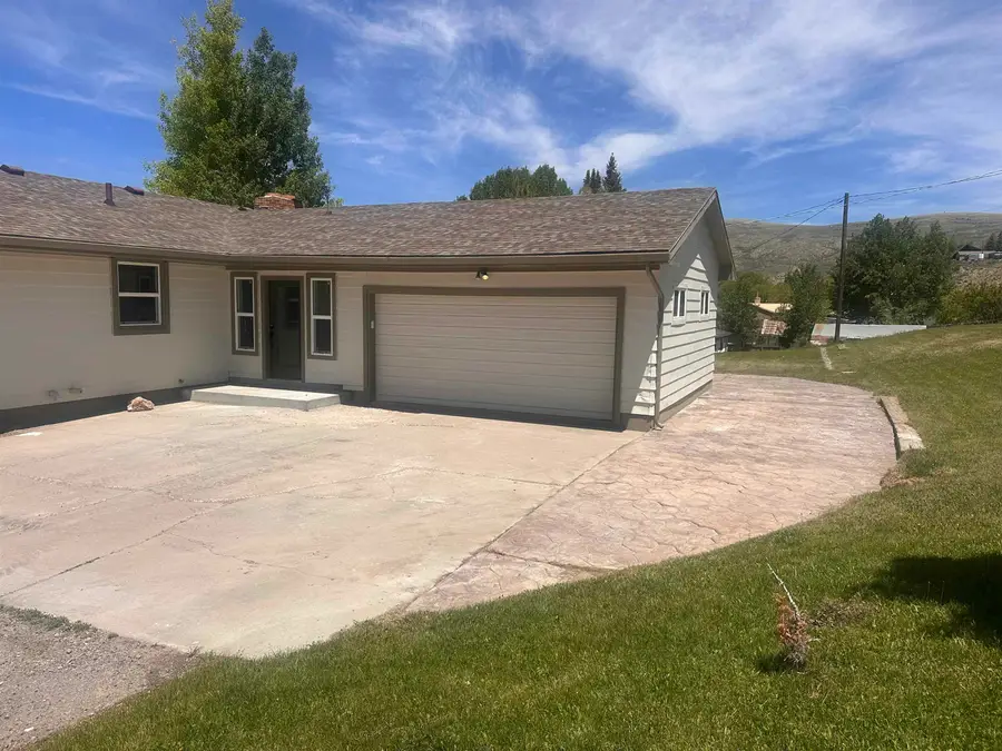 17 Frontier St, Diamondville, WY 83116 - #2