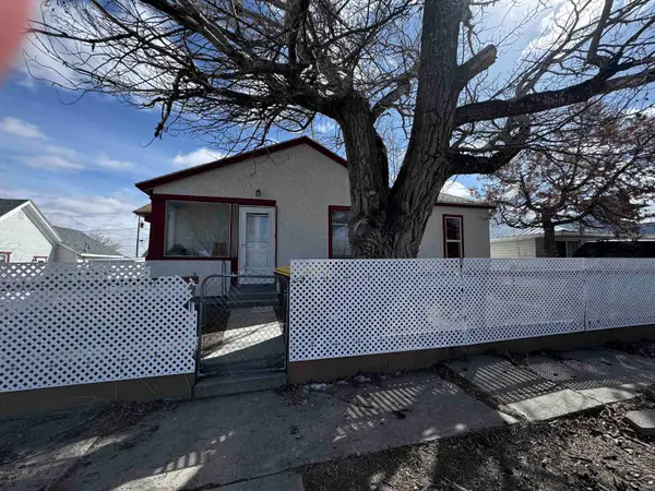 208 E Pine Street, Rawlins, WY 82301