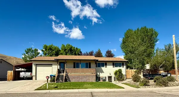 2305 New Hampshire Street, Green River, WY 82935-6213