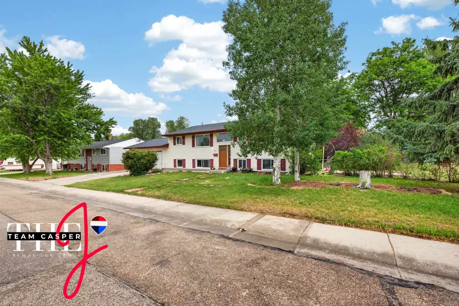 1081 S Forest Dr, Casper, WY 82609 - #3