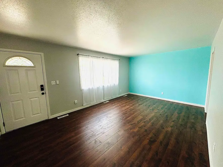 322 Kinnikinnick, Riverton, WY 82501 - #3