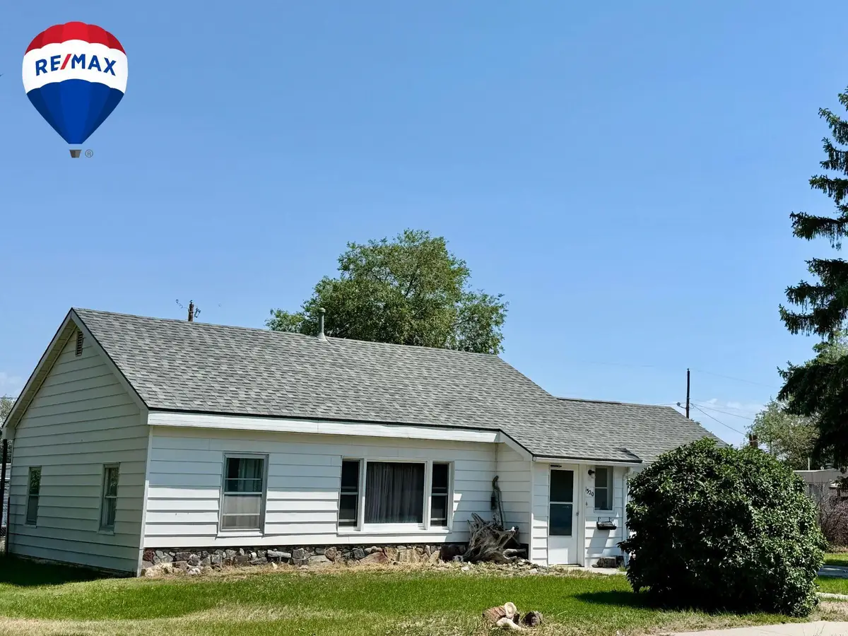 1320 E Fremont Dr, Riverton, WY 82501 - #1