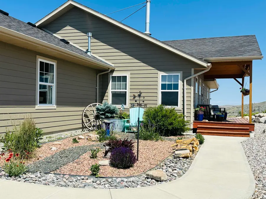 314 Dallas North Dr, Lander, WY 82520 - #3