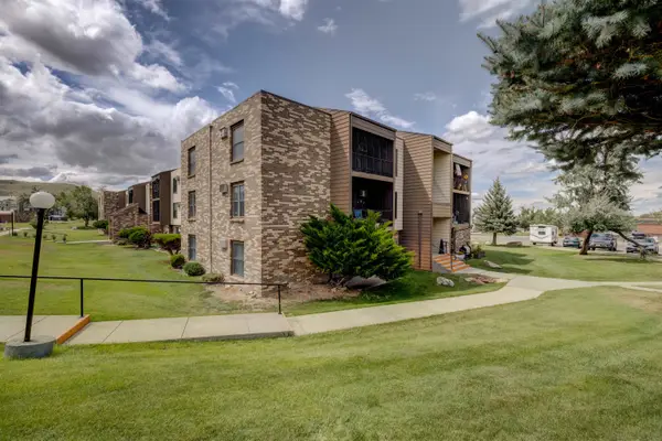 4400 S Poplar Unit 305D, Casper, WY 82604