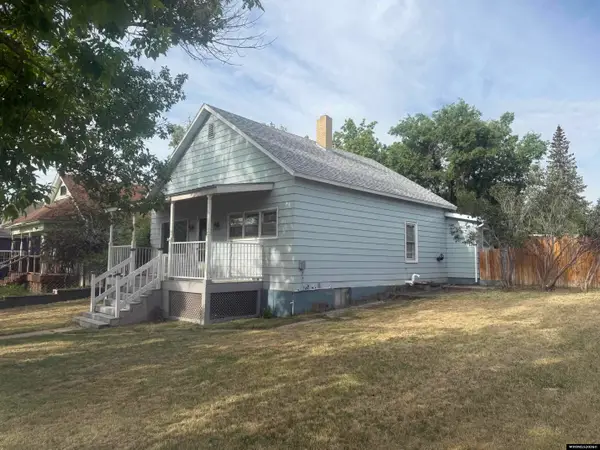 620 5th St, Rawlins, WY 82301
