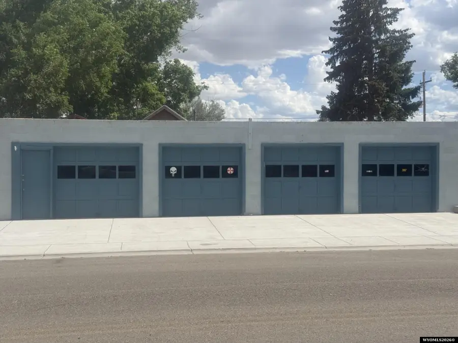 620 5th St, Rawlins, WY 82301 - #2