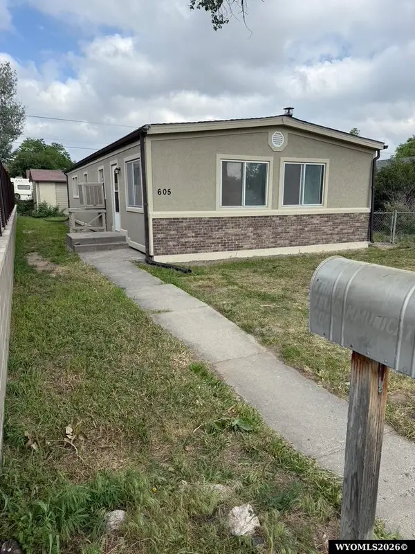 605 S 8th Street, Douglas, WY 82633