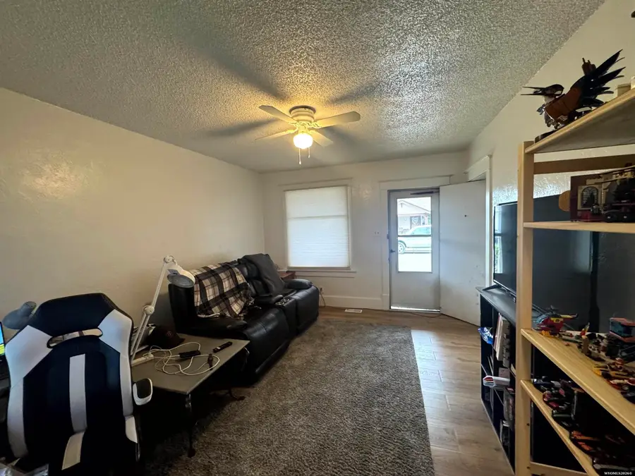 818 Center St, Rock Springs, WY 82901 - #3