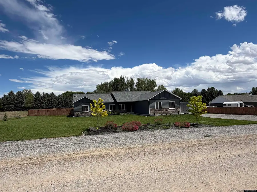 270 W Mountain View, Riverton, WY 82501 - #2