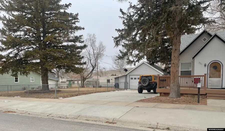 1120 W Maple St, Rawlins, WY 82301 - #2