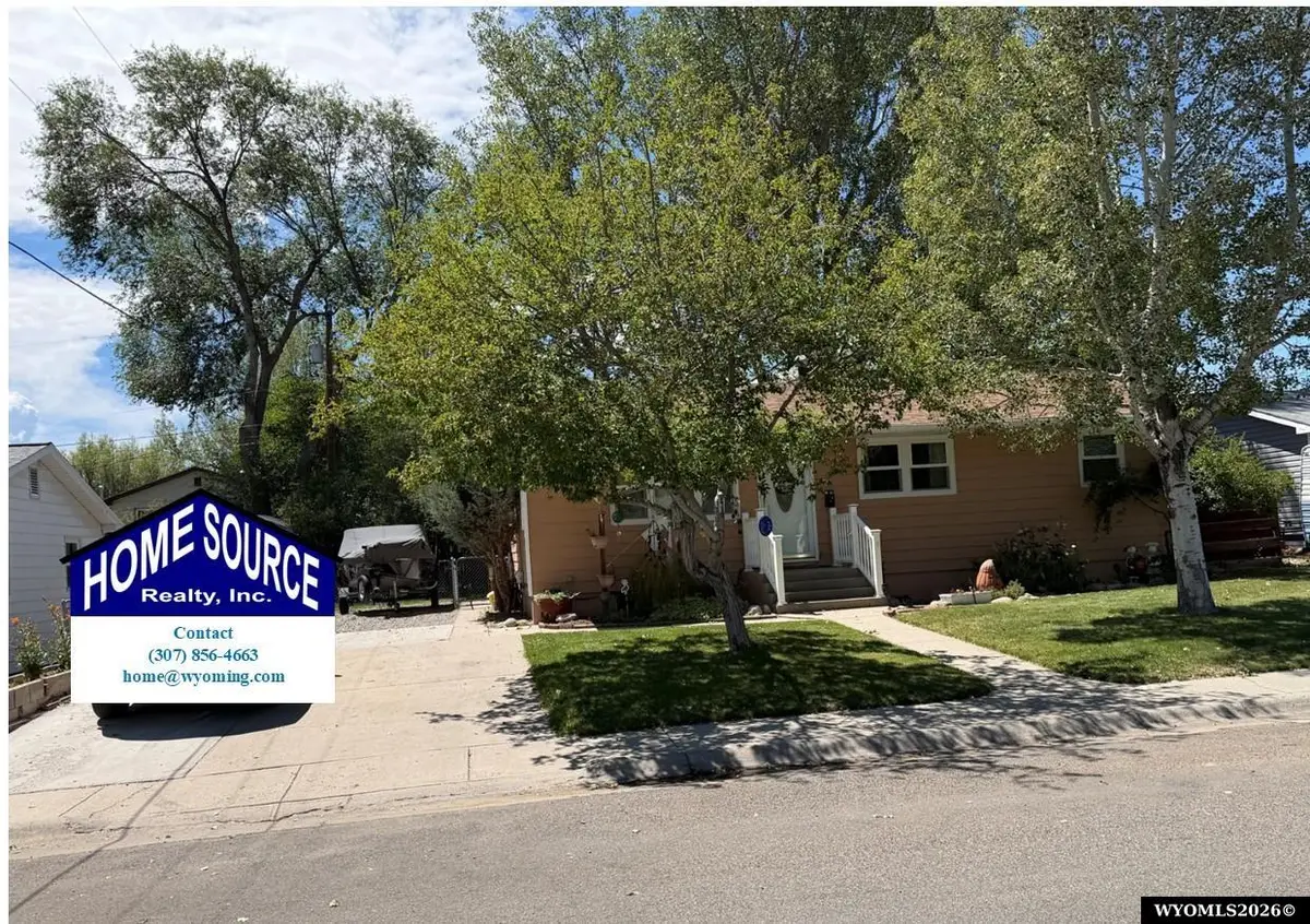 1020 Westwood Dr, Riverton, WY 82501 - #1