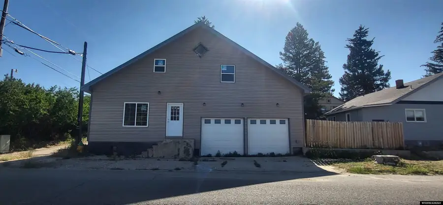 222 E Maple St, Rawlins, WY 82301 - #3