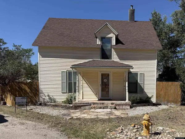 201 W Hugus Avenue, Saratoga, WY 82331