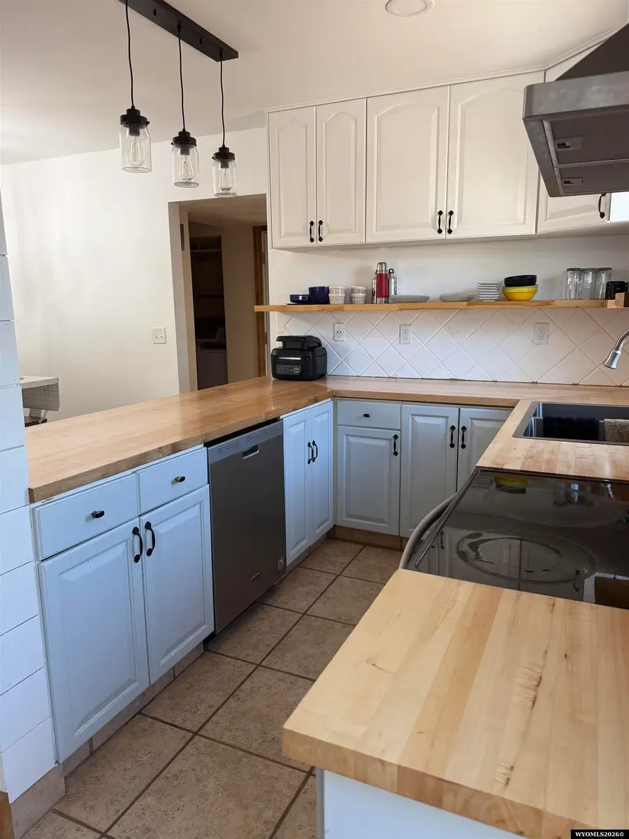 201 W Hugus Avenue, Saratoga, WY 82331 - #3