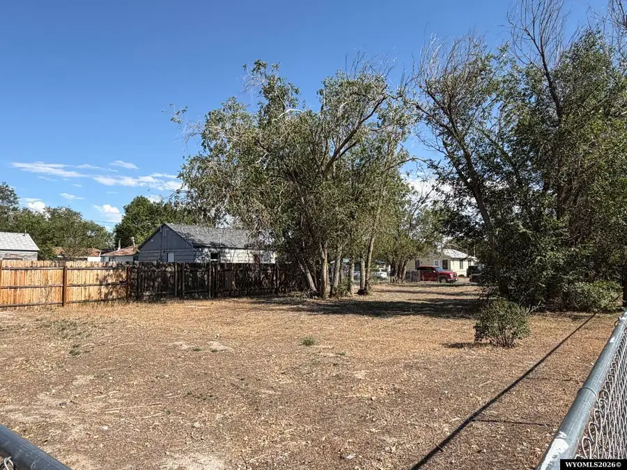 902 E Jackson Avenue, Riverton, WY 82501 - #3