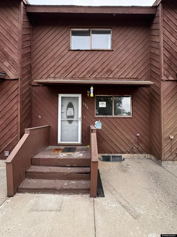 126 Sweetwater ST, Lander, WY 82520