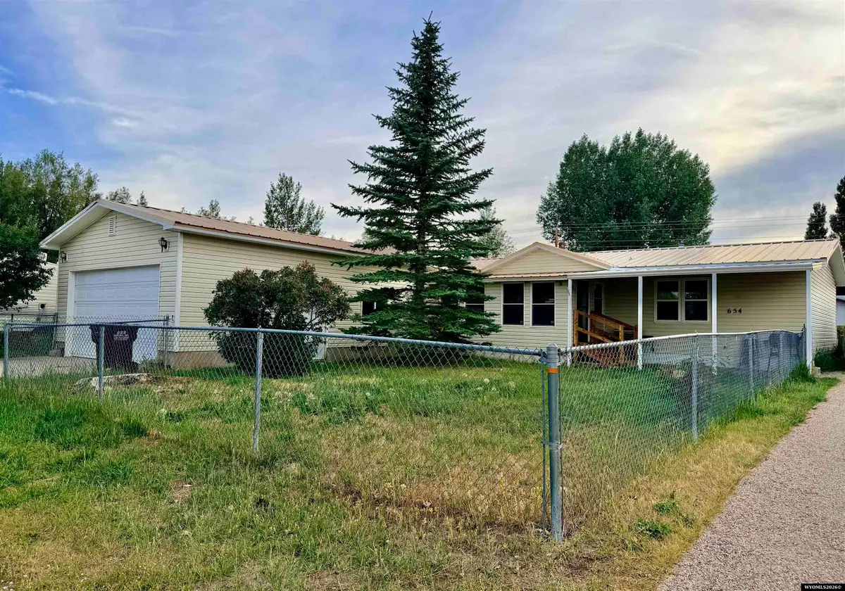 654 Oak Dr, Mountain View, WY 82939 - #1