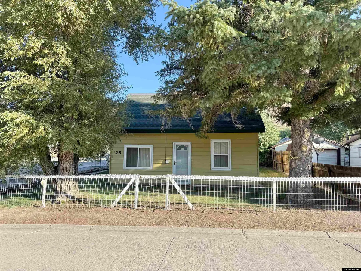 25 Frontier St, Diamondville, WY 83116 - #1