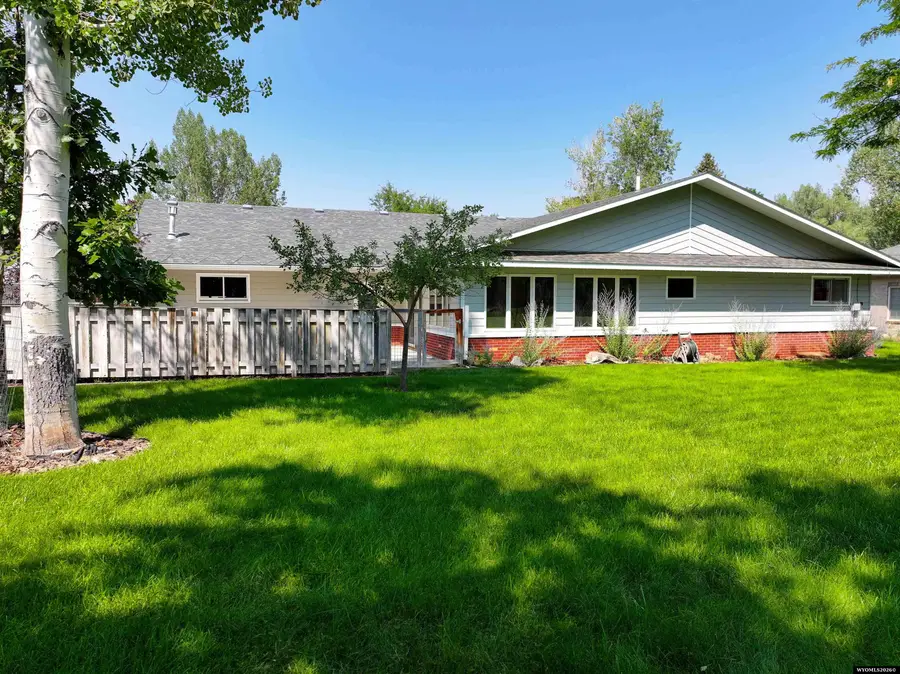359 Shoshone St, Lander, WY 82520 - #2