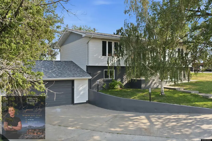 615 W Fir, Glenrock, WY 82637 - #3