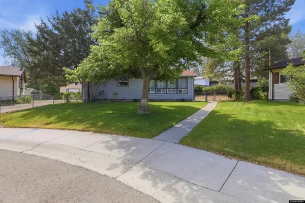 12 Frontier Court, Glenrock, WY 82637