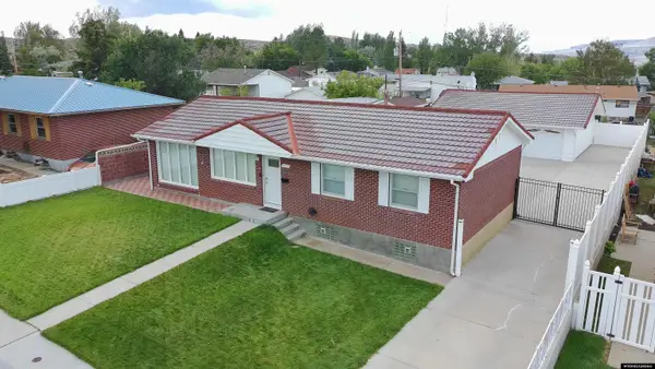 1422 Carbon Street, Rock Springs, WY 82901-7356
