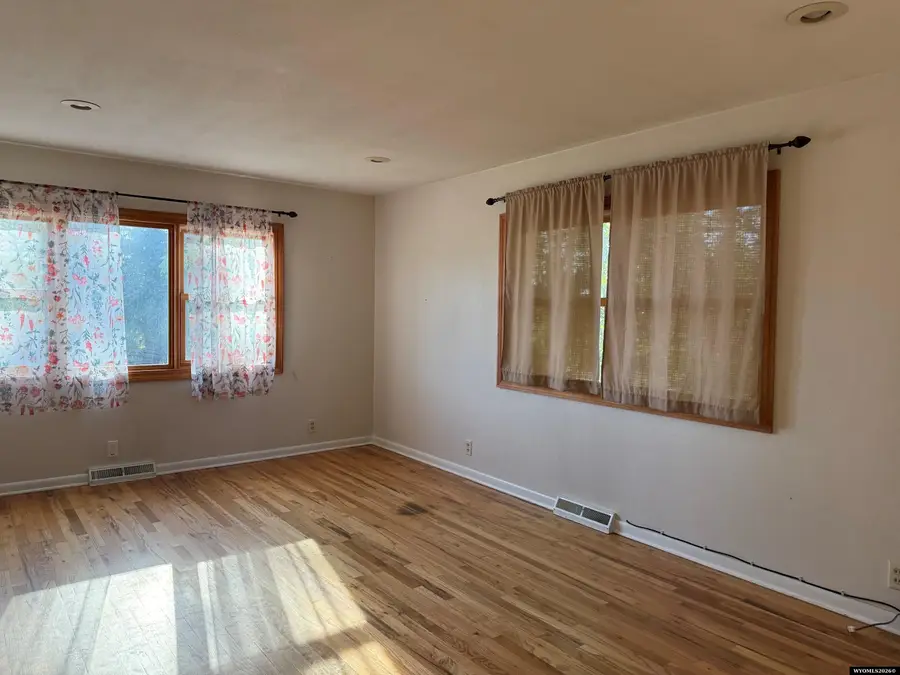 870 N DeSmet Avenue, Buffalo, WY 82834 - #3