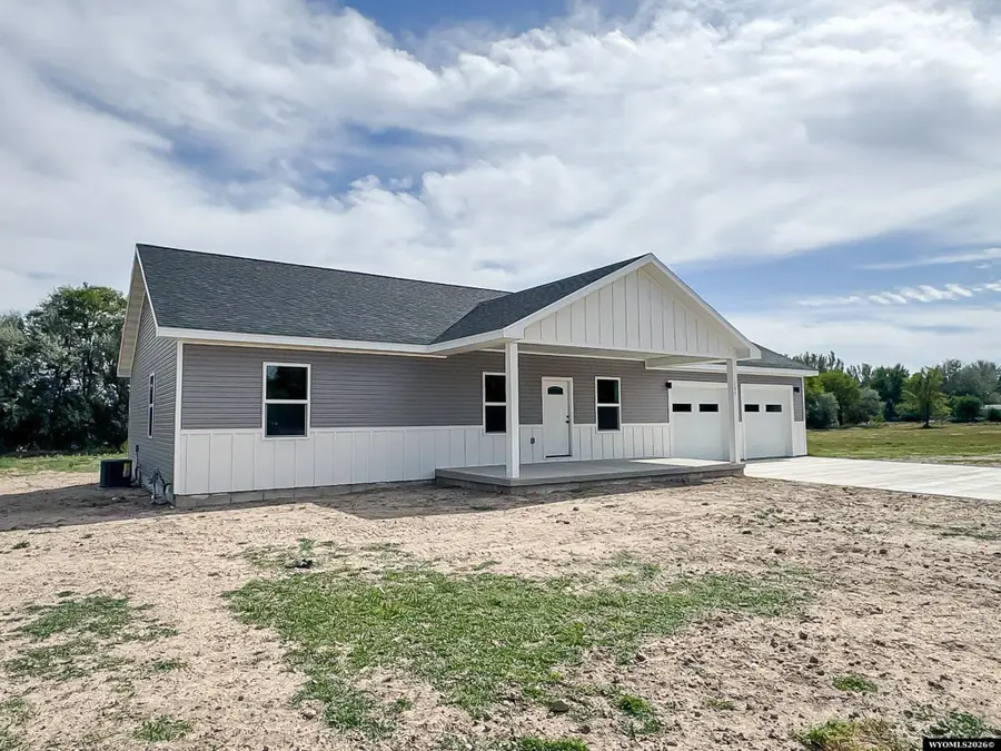 1307 N Broadway Avenue, Riverton, WY 82501 - #2