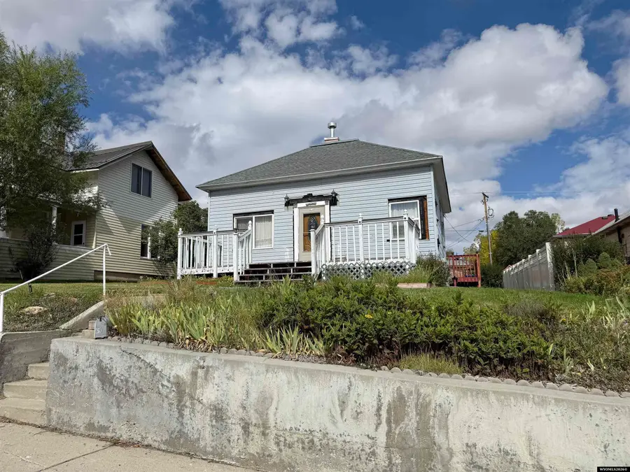 619 Topaz St, Kemmerer, WY 83101 - #3