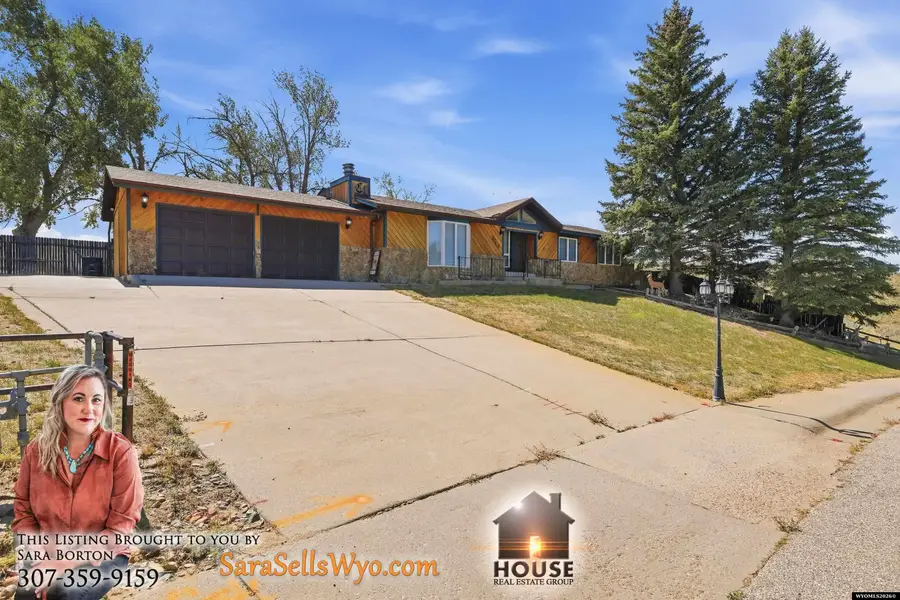 865 W Deer St, Glenrock, WY 82637 - #2