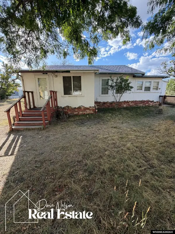 48 N 3rd Avenue, Mills, WY 82604