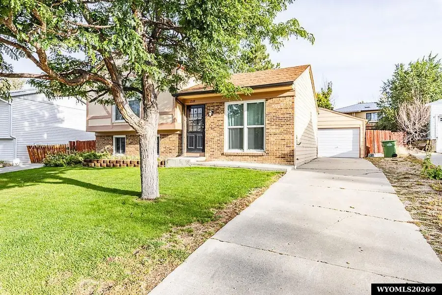 209 Taylor St, Rock Springs, WY 82901 - #3