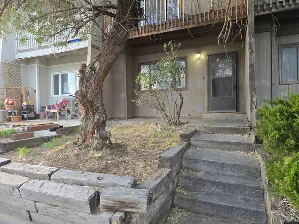 784 Badger Lane, Mills, WY 82644