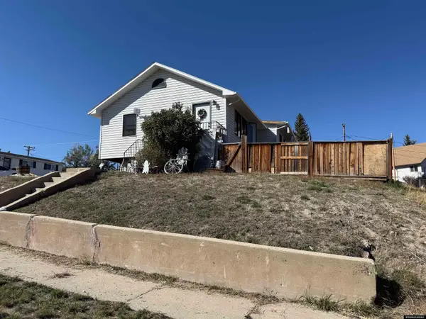 521 Pearl ST, Kemmerer, WY 83101