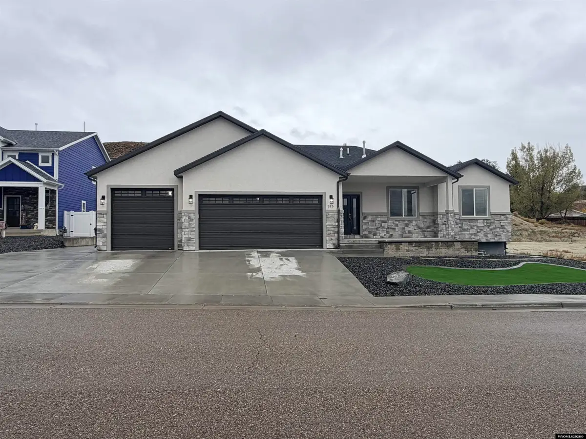 325 Fall View Circle, Green River, WY 82935 - #1