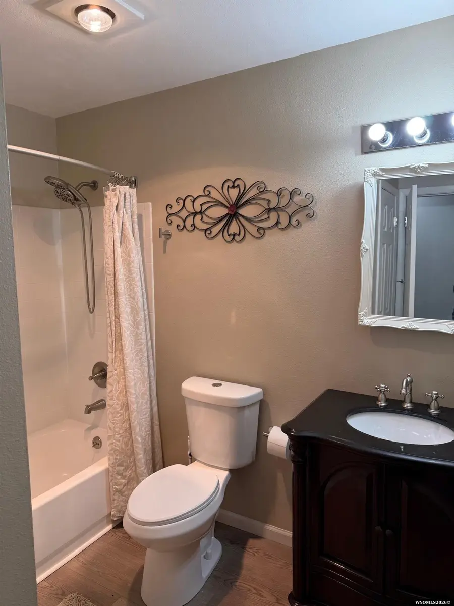 107 W 6th St, Shoshoni, WY 82649 - #2