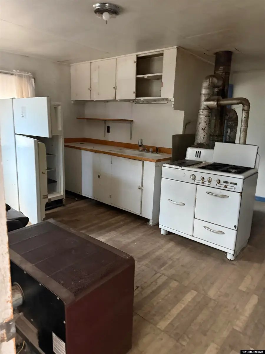 W Main St, Saratoga, WY 82331 - #2