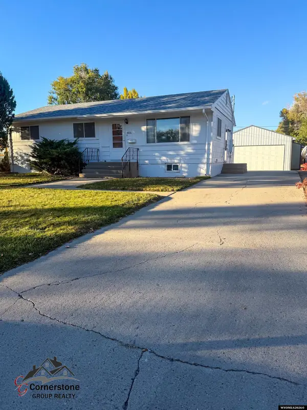 1006 E Pershing Avenue, Riverton, WY 82501
