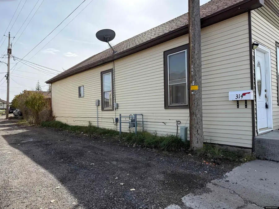 314 Topaz St, Kemmerer, WY 83101 - #3
